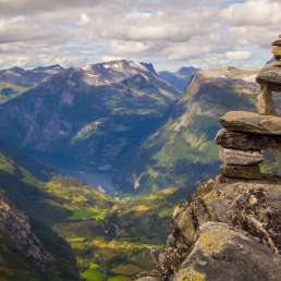 Ausblick von oben auf den Geirangerfjord