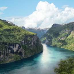 typische Fjordlandschaft in Norwegen