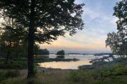 jeder Moment ein Schauspiel auf dem Natur-Campingplatz Getnö Gard im „Lake Åsnen Resort“