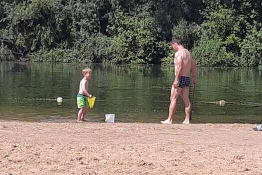 auch der einladende Sandstrand am Stemmer See im Campingpark Kalletal ist ein Kinderparadies