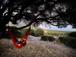 Abhängen mit Aussicht beim Agricampeggio Su Nuragheddu