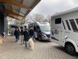 Fachsimpelei und Beratung zum Wohnmobil Wunschtyp standen hoch im Kurs