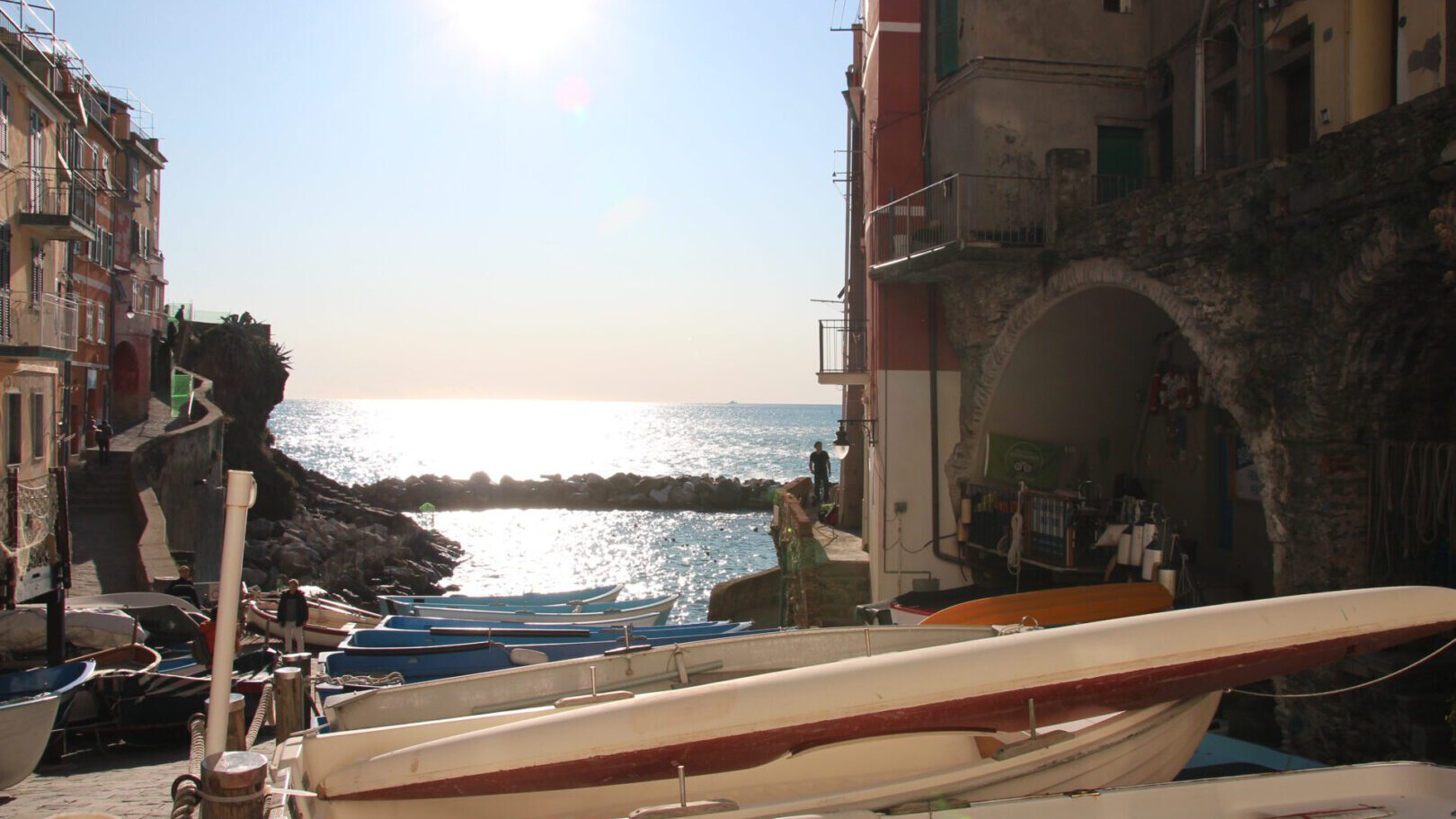 Cinque Terre: Fischerboote in Riomaggiore