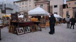 Antiquitätenflohmarkt in Lucca