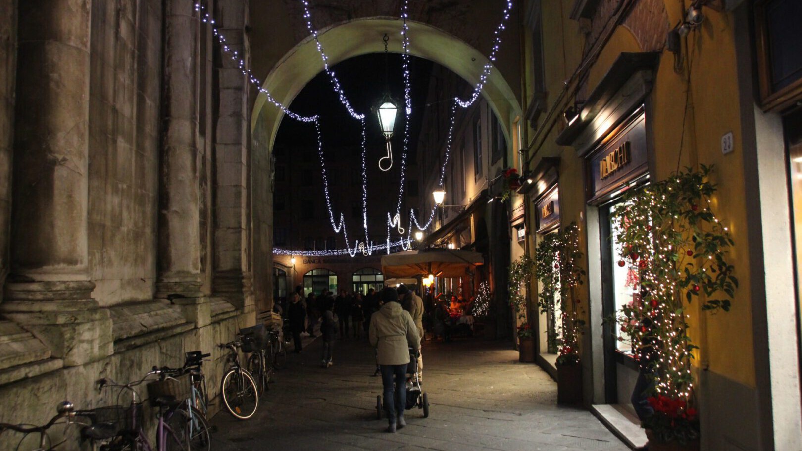 Lucca: weihnachtliches Ambiente im Dezember