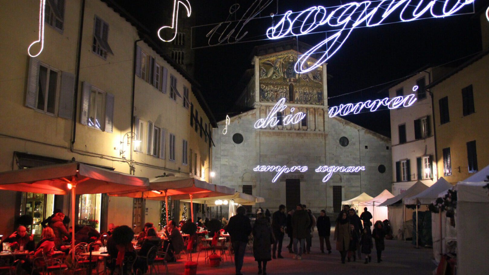 Lucca: weihnachtliches Ambiente im Dezember