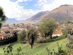 Panorama Fußweg vom Castel Montebello in die Stadt Bellinzona
