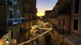 Cinque Terre: Weihnachtliche Deko in Manarola