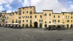 Lucca: Piazza dell'Anfiteatro