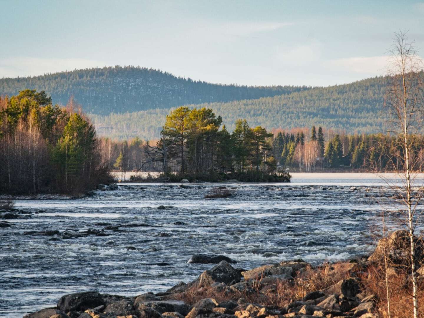 Jokkmokk bietet wunderschöne Seenlandschaften