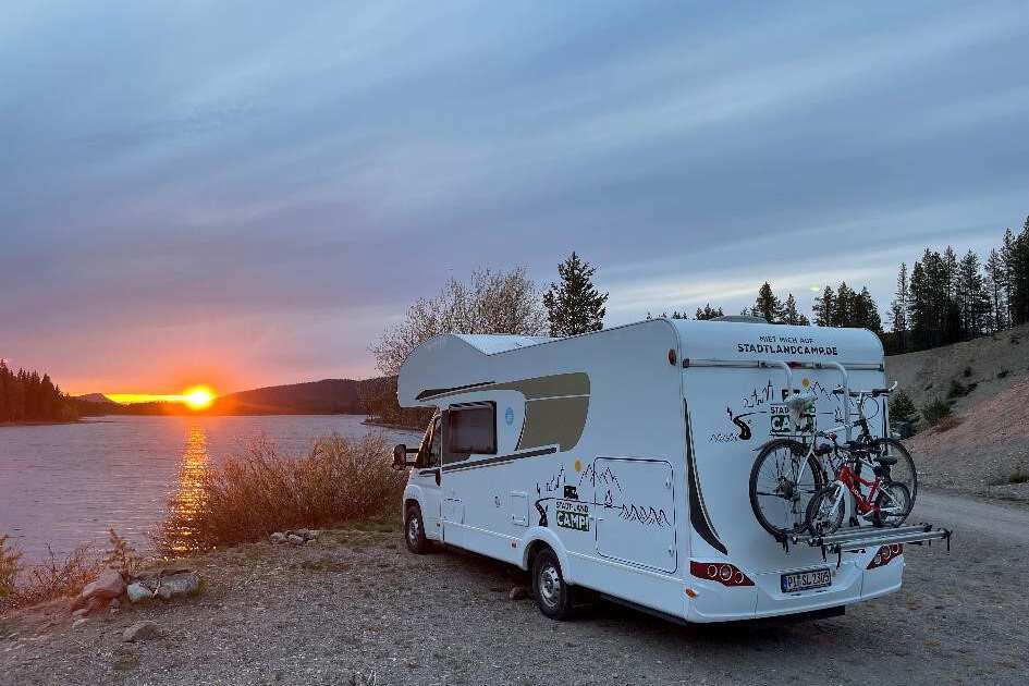 Norwegen - WowMobil - Traumhafter Sonnenuntergang - Campingtour 2023