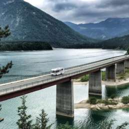 Stadt Land Camp Wohnmobil am Sylvensteinspeicher auf Roadtrip